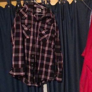 A large elly cattlemen brand shirt !